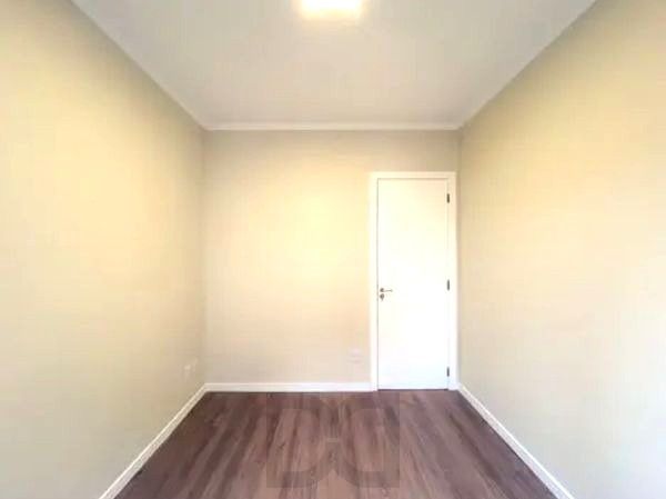 Apartamento no Centro de 2 dormitórios e 2 vagas DESOCUPADO — foto 6