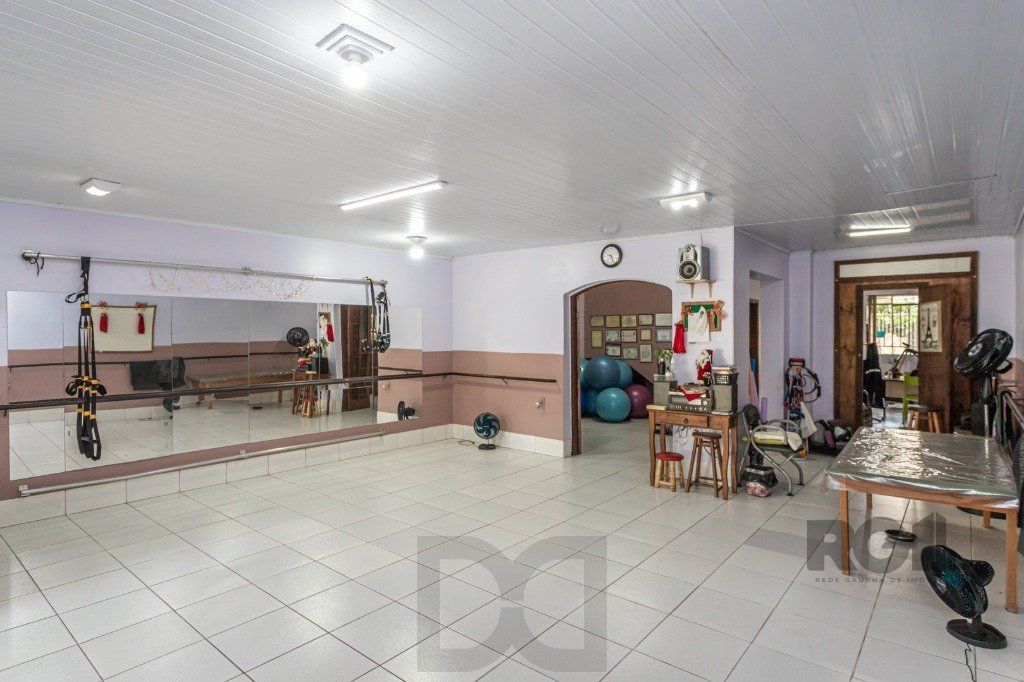 CASA COMERCIAL E RESIDENCIAL NO MIOLO DO BAIRRO SANTANA — foto 1
