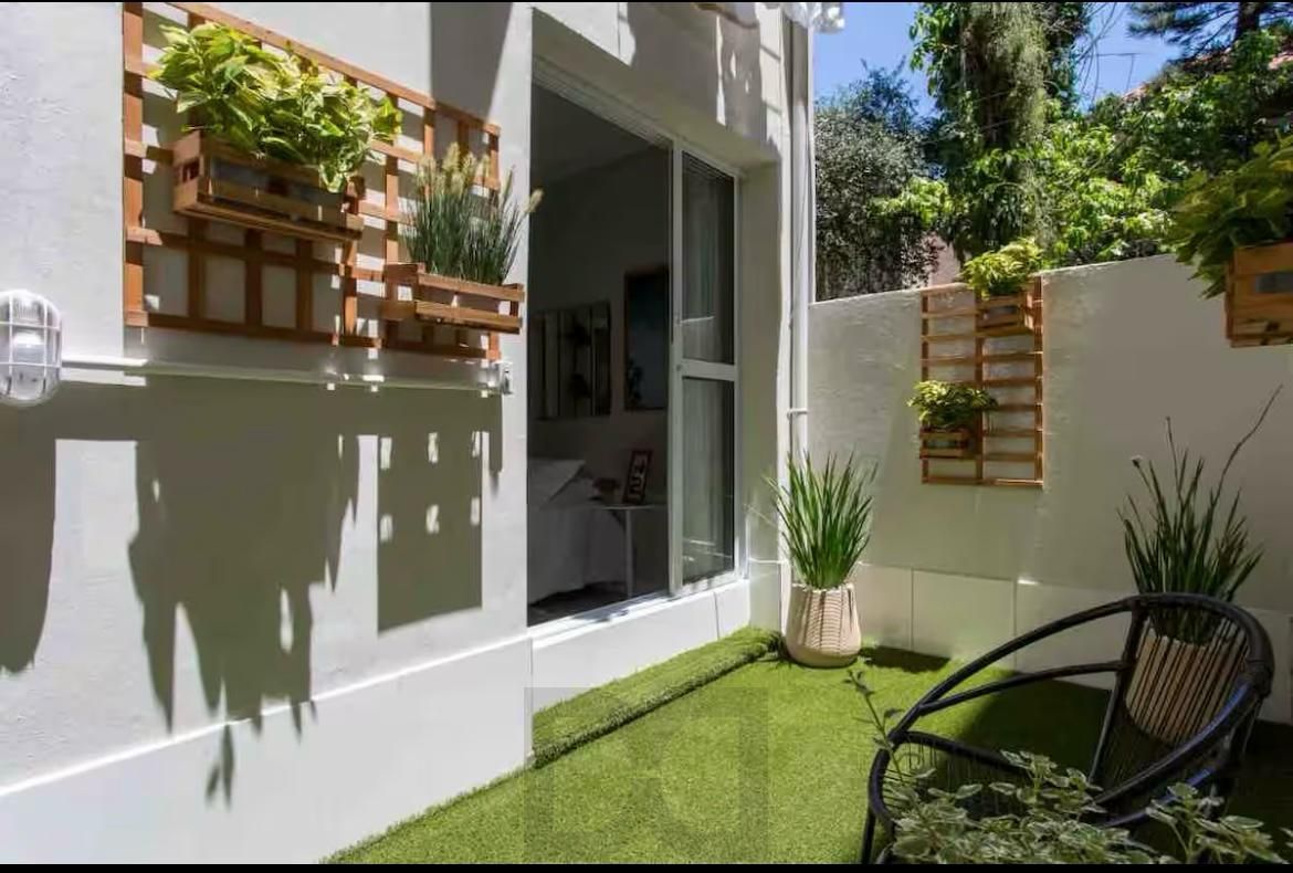 Apartamento Térreo com pátio na Cidade Baixa de 1 dormitório MOBILIADO — foto 2