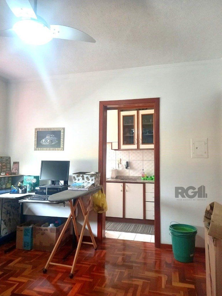 Apartamento no Passo D'areia de 1 dormitório MOBILIADO E DESOCUPADO — foto 8