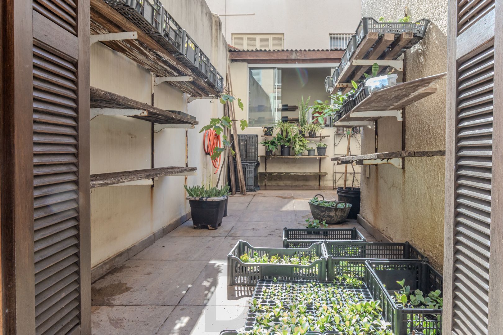 apto garden. no bairro Petrópolis,  com lindo pátio privativo. todo reformado. — foto 12