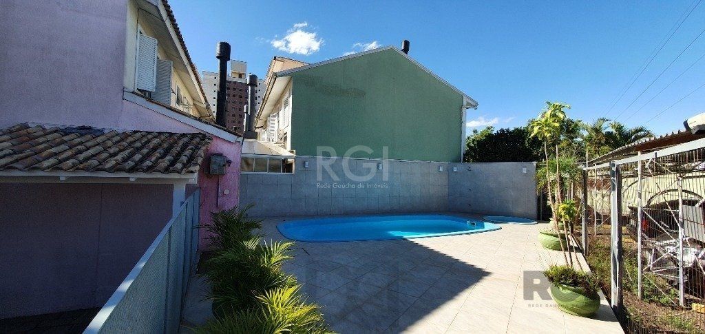 Casa em condomínio no Sarandi de 2d vaga e infra — foto 14
