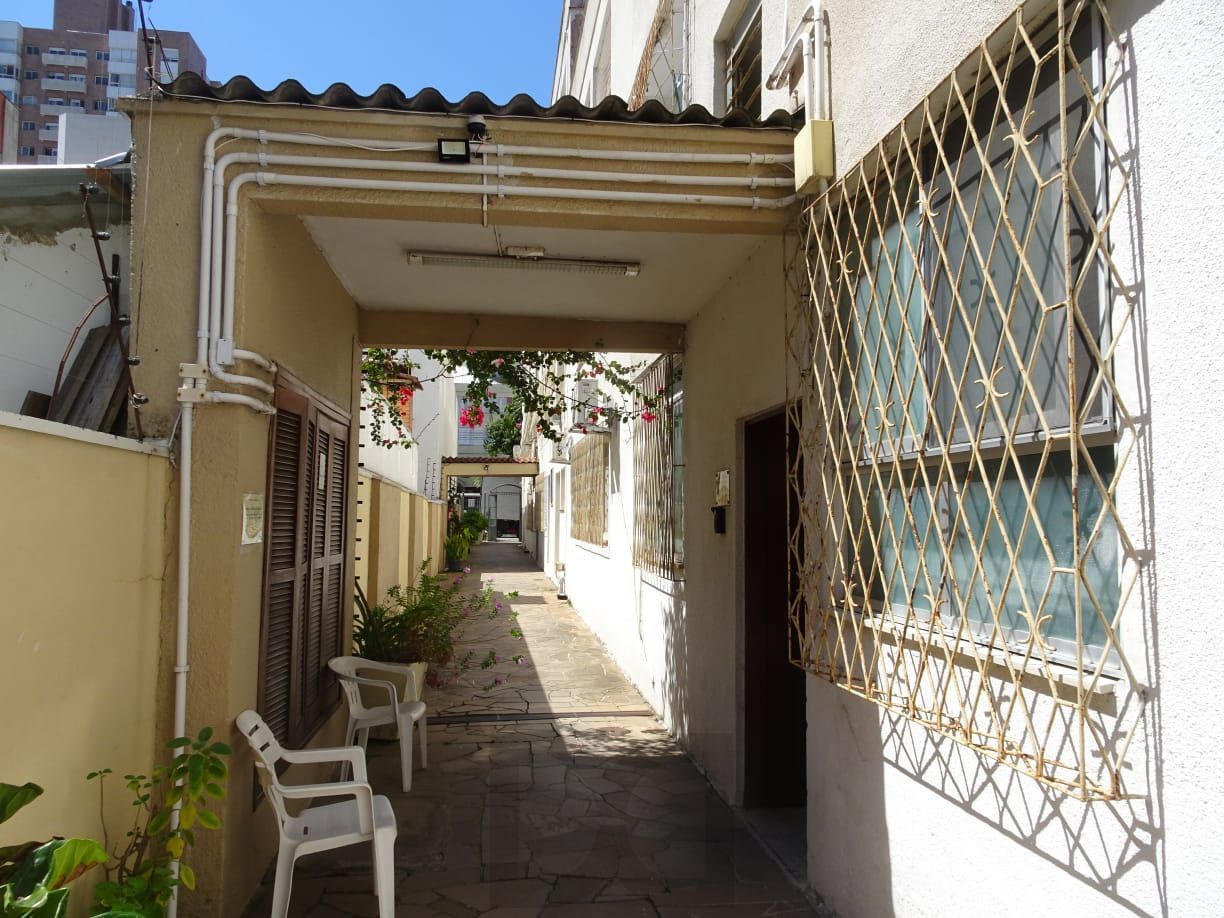 EXCELENTE APARTAMENTO TÉRREO DE 2 DORMITÓRIOS, SEMIMOBILIADO, À VENDA NO BAIRRO MENINO DEUS, PORTO ALEGRE. — foto 21