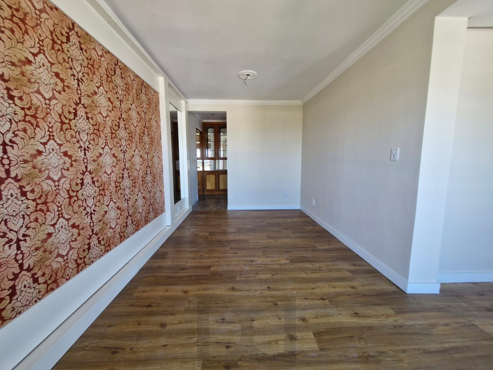 Apartamento no bairro Cristal de 2 dormitórios e vaga DESOCUPADO — foto 3