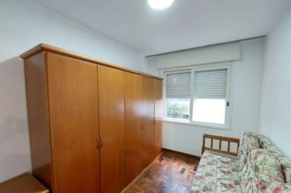 Apartamento no Menino Deus de 2 dormitórios e vaga DESOCUPADO — foto 4