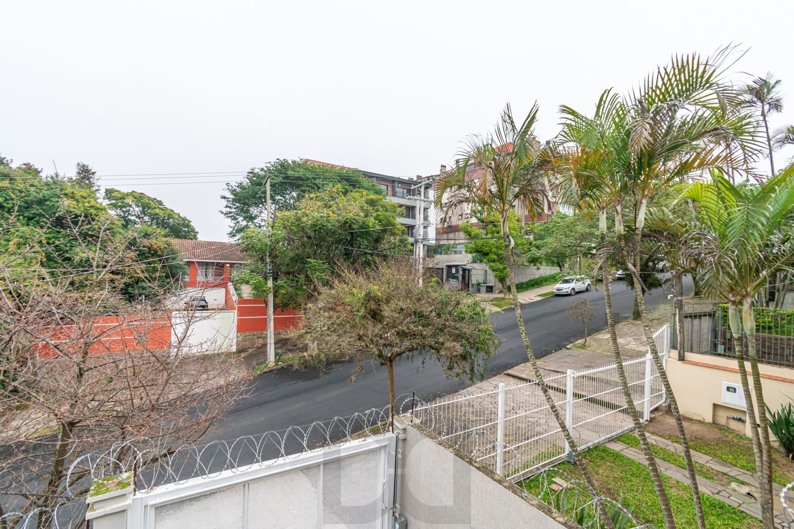 Casa sobrado no bairro Cristal de 3 dormitórios e 3 vagas DESOCUPADA — foto 34