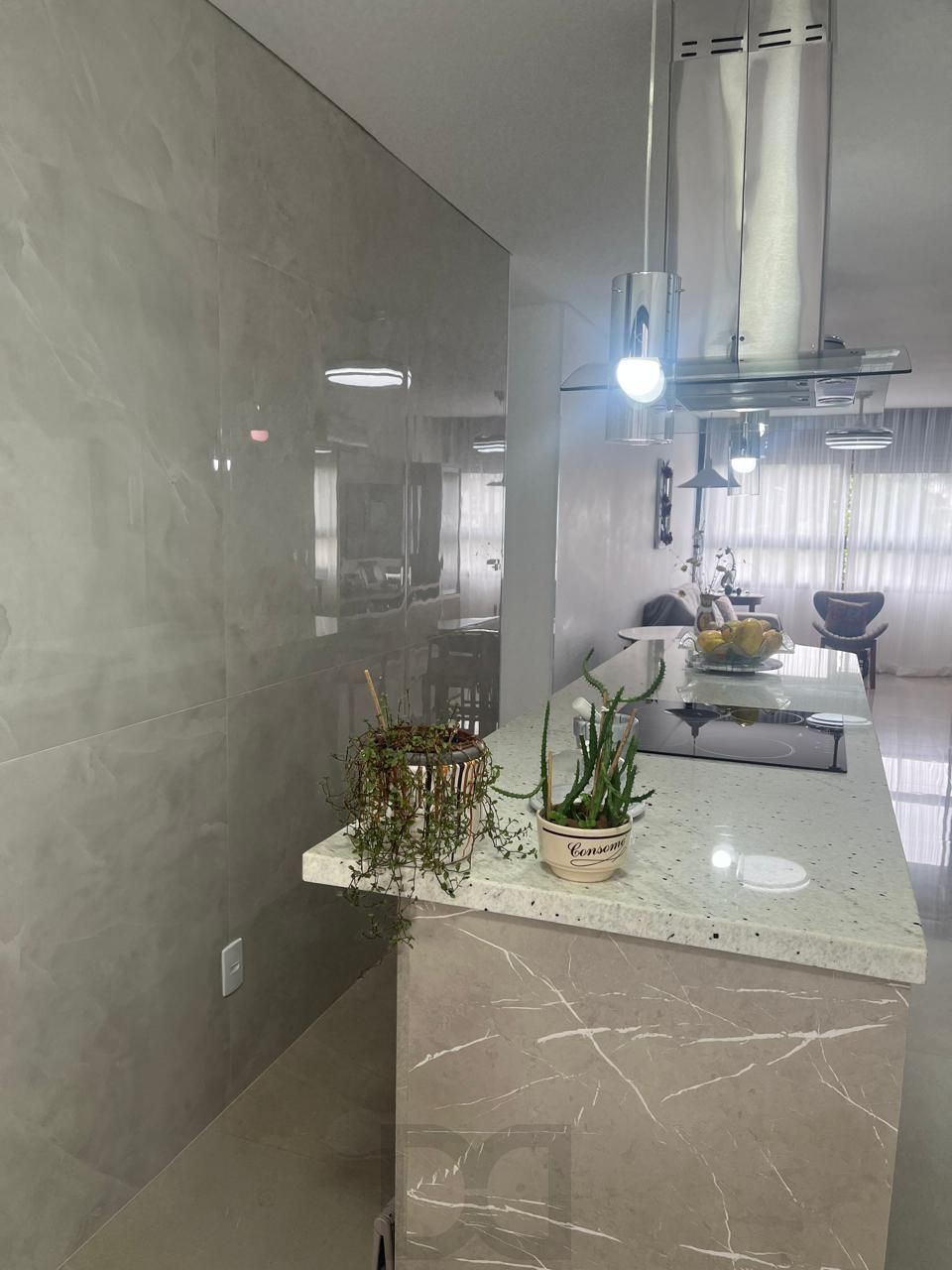 Apartamento no bairro Cristal de 2 dormitórios e vaga MOBILIADO — foto 3