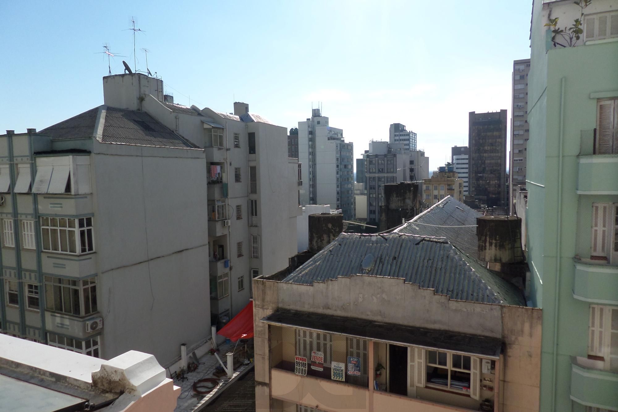 Apartamento no Centro de 2 dormitórios dependência DESOCUPADO — foto 20