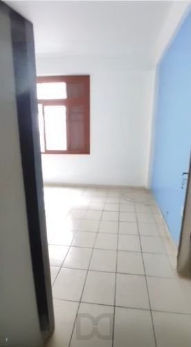 Apartamento no Centro de 3 dormitórios e dependência DESOCUPADO — foto 5