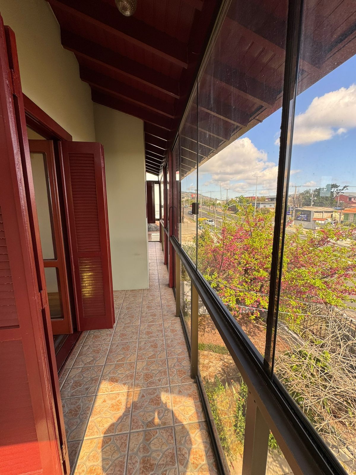 Casa 4 dorms à venda Avenida Manoel Elias, Porto Alegre. — foto 1