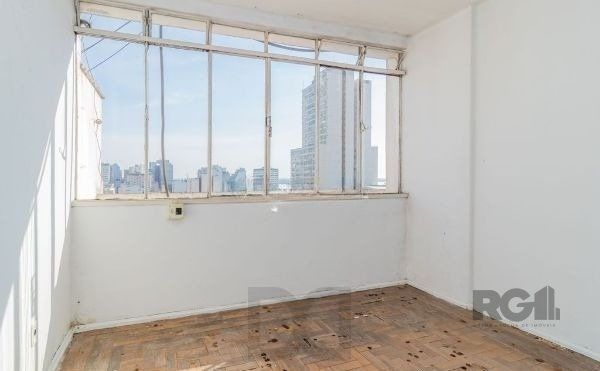 Apartamento no Centro de 3 dormitórios DESOCUPADO — foto 2