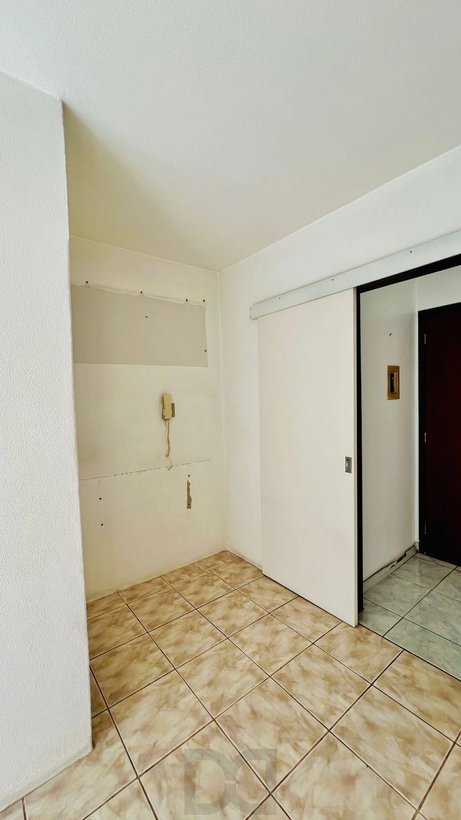 Apartamento no bairro Teresópolis de 2 dormitórios DESOCUPADO — foto 11