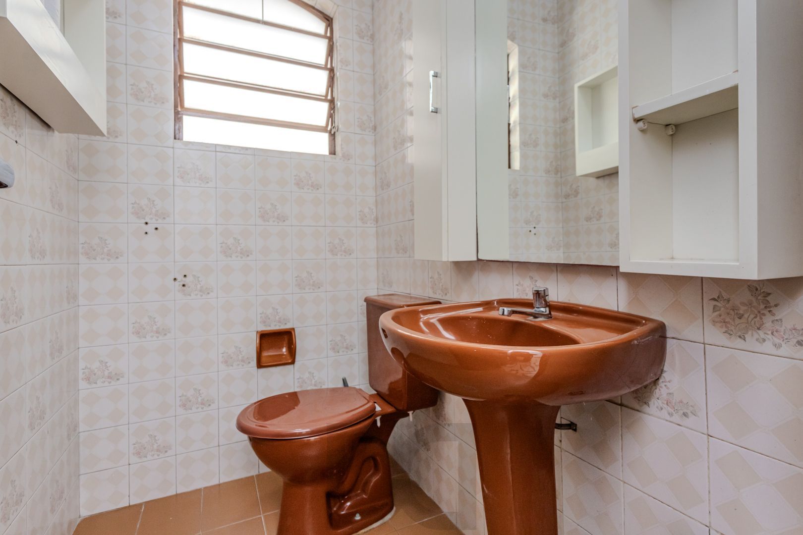 Casa no Partenon com 4 dormitórios e 4 vagas DESOCUPADA — foto 6
