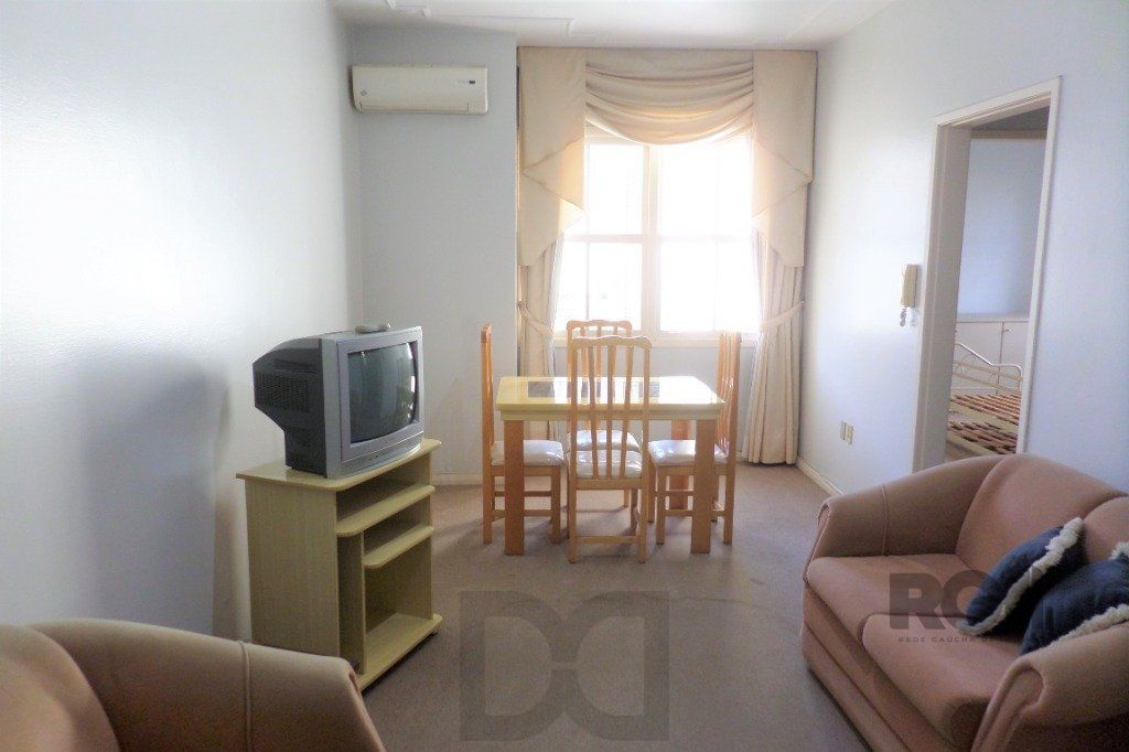 Apartamento no bairro Santa Cecilia de 2 dormitórios DESOCUPADO — foto 3