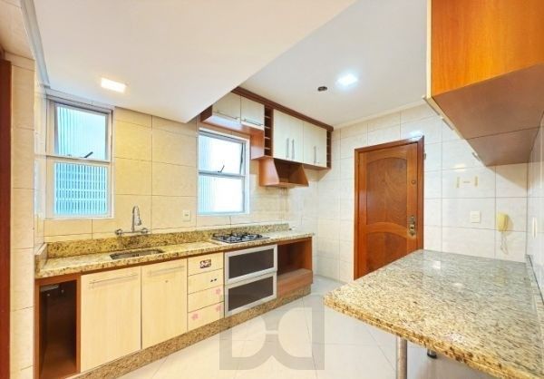 Apartamento no bairro Santana de 3 dormitórios e vaga DESOCUPADO — foto 17
