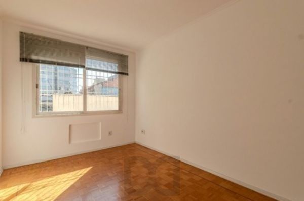 Apartamento no bairro Floresta de 1 dormitório DESOCUPADO — foto 2