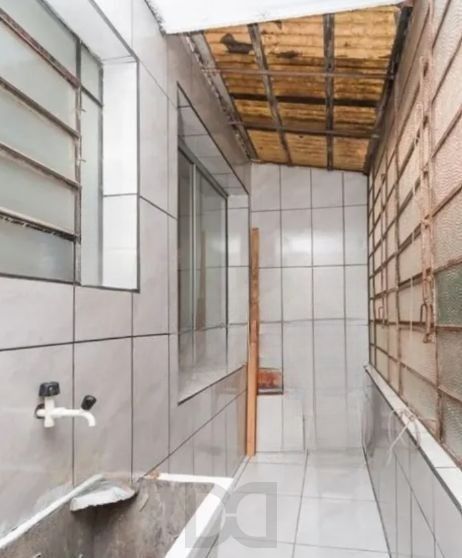 Apartamento de 2 dormitórios térreo DESOCUPADO no bairro Praia de Belas — foto 12