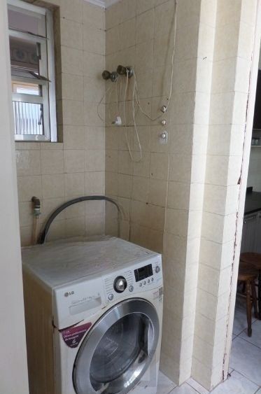 Apartamento no Centro de 2 dormitórios dependência DESOCUPADO — foto 34