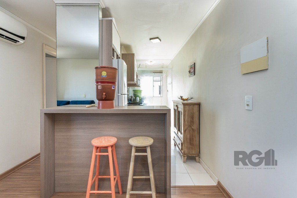 Apartamento no Sarandi de 2 dormitórios vaga e infra MOBILIADO E DESOCUPADO — foto 5