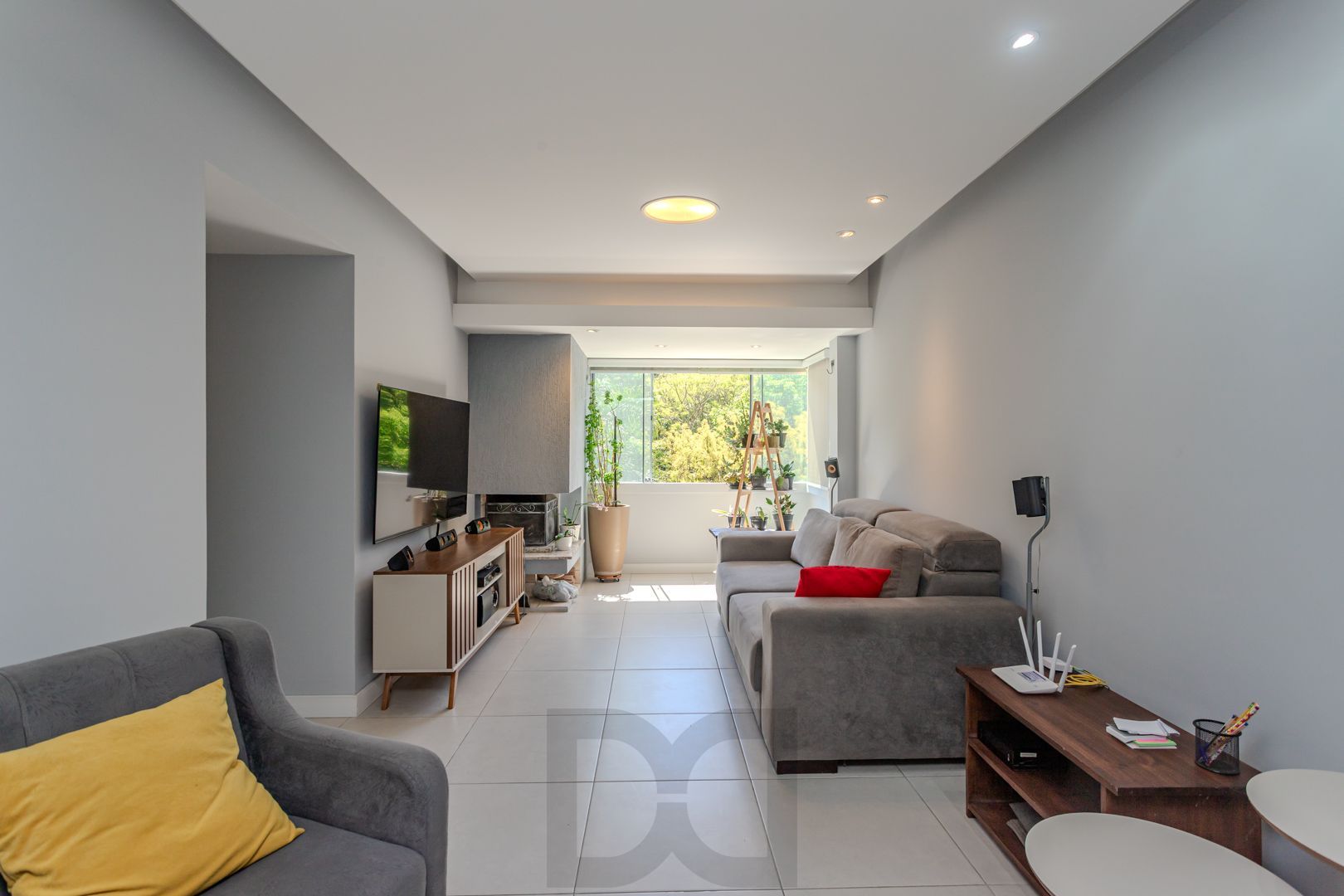 Apartamento no Condomínio Bosque do Sol no bairro Nonoai de 3 dormitórios 1 vaga e infra — foto 2
