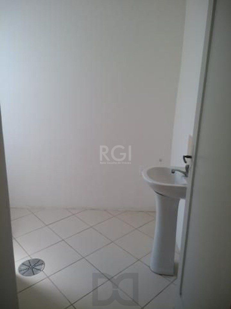 Apartamento de 2 dormitórios, Petrópolis Desocupado — foto 8