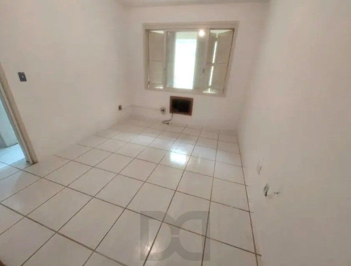 Apartamento térreo no Menino Deus de 1 dormitório com pátio DESOCUPADO — foto 8