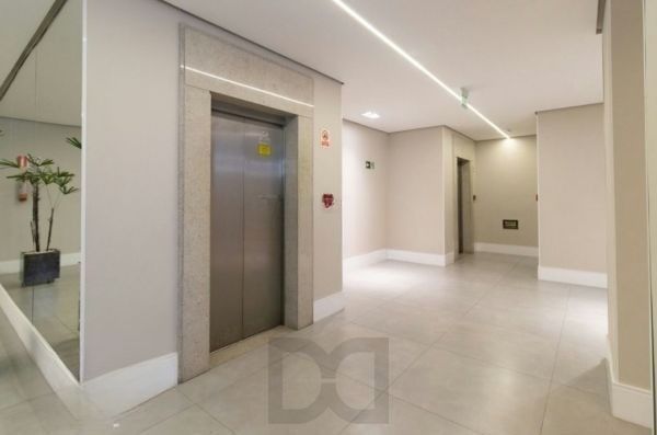 Apartamento na Cidade Baixa de 1 dormitório vaga e infra — foto 12