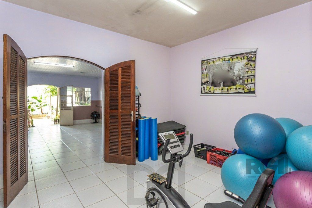 CASA COMERCIAL E RESIDENCIAL NO MIOLO DO BAIRRO SANTANA — foto 6