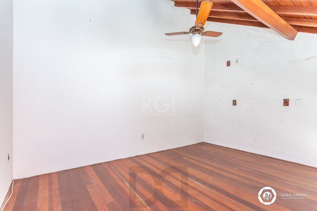 Casa para Venda - 330m², 4 dormitórios, sendo 3 suites, 2 vagas - Petrópolis — foto 38
