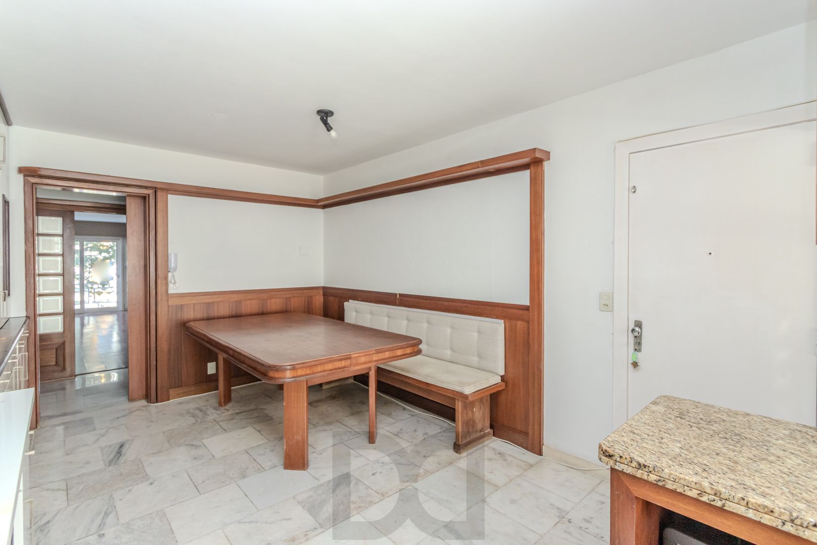 Apartamento no Moinhos de Vento de 3 dormitórios vaga e infra DESOCUPADO — foto 26