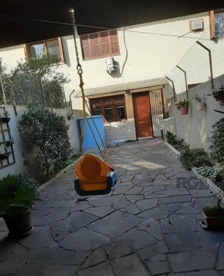 Sobrado triplex no Partenon de 3 dormitórios e 2 vagas — foto 24