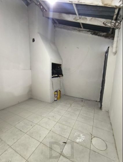 Casa sobrado no bairro Jardim do Salso DESOCUPADA — foto 11