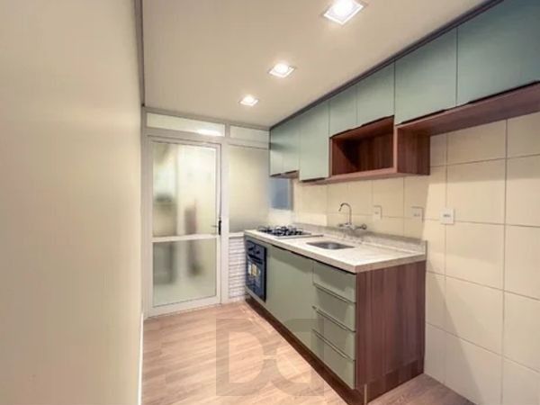 Apartamento no Centro de 2 dormitórios e 2 vagas DESOCUPADO — foto 11
