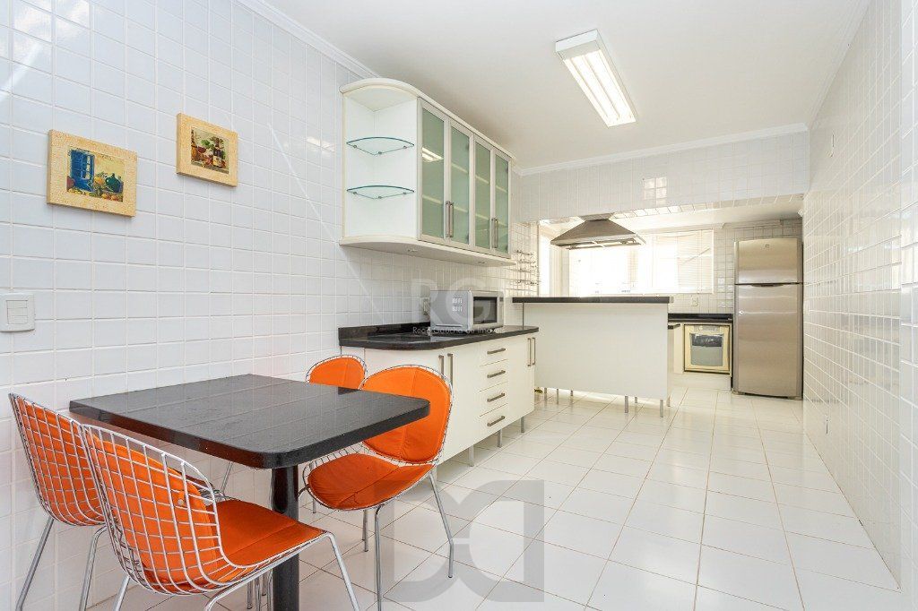 Apartamento no bairro Higienópolis com 190m² de 3 dormitórios e 2 vagas — foto 36