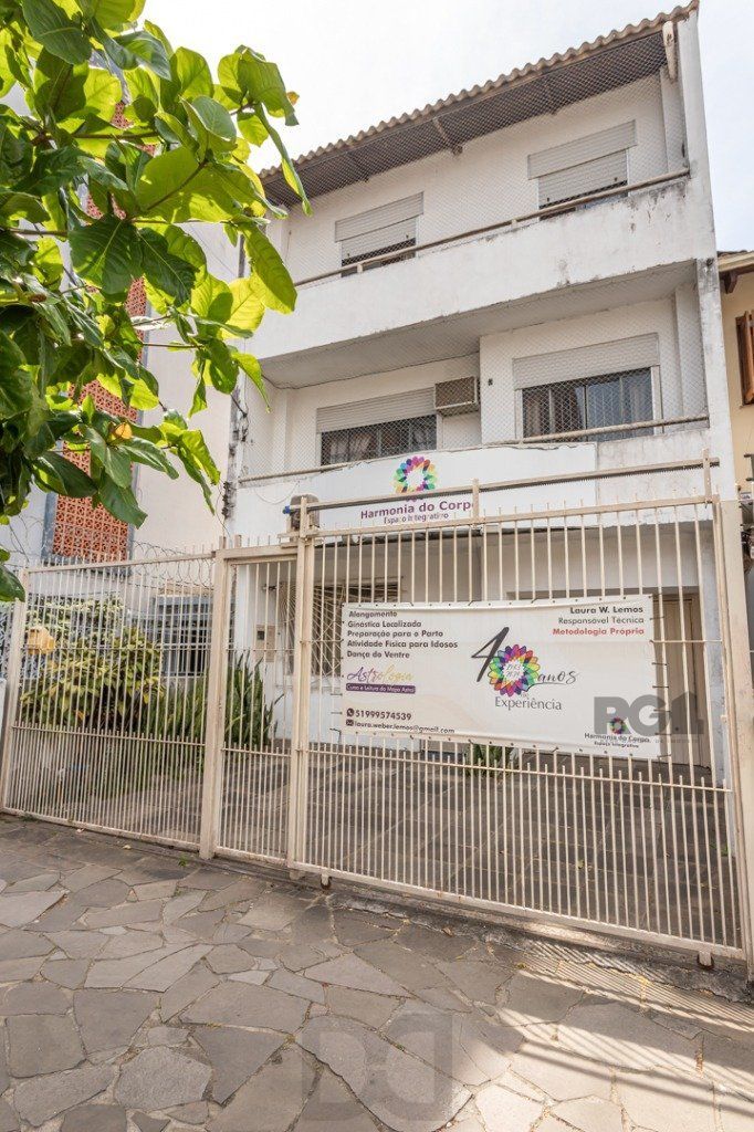 CASA COMERCIAL E RESIDENCIAL NO MIOLO DO BAIRRO SANTANA — foto 39