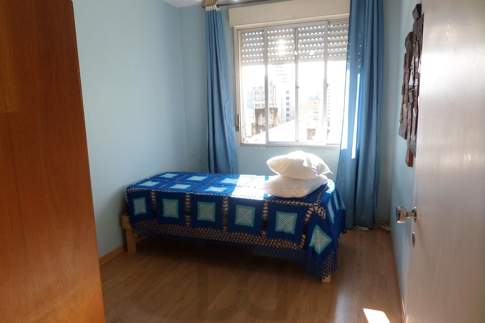 Apartamento no Centro de 2 dormitórios dependência DESOCUPADO — foto 9