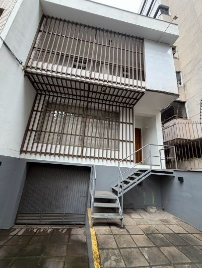 Prédio no bairro Independência com 600m² — foto 1