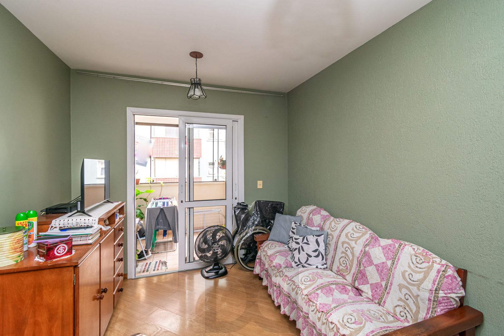 Apartamento de 2 dormitórios, vaga e infra DESOCUPADO — foto 2