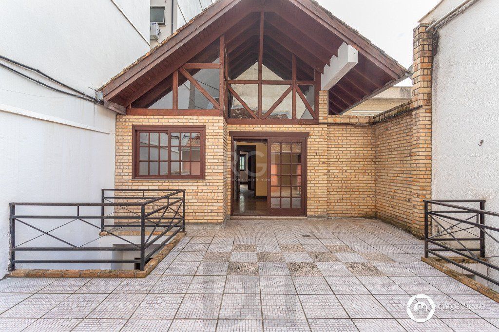 Casa para Venda - 330m², 4 dormitórios, sendo 3 suites, 2 vagas - Petrópolis — foto 22