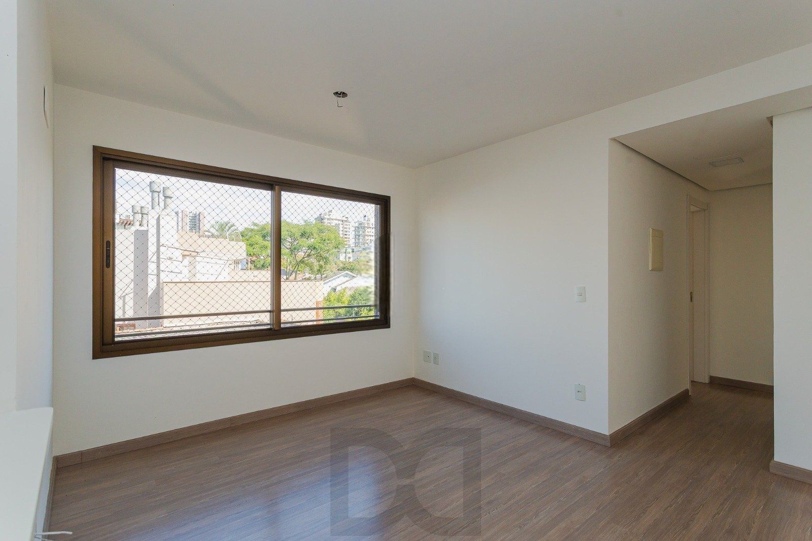 Apartamento 2 dormitórios, 1 suíte, 60m² privativos, 1 vaga coberta, no bairro Higienópolis. — foto 2
