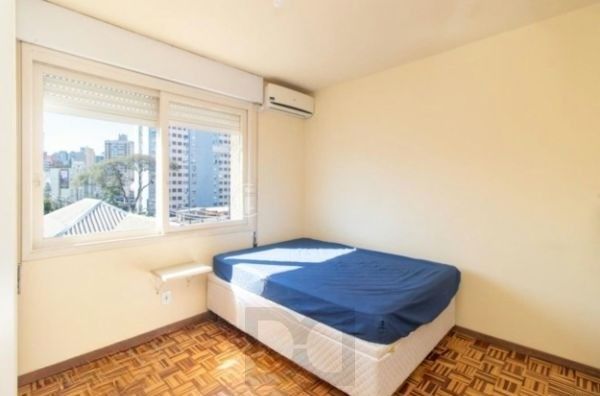 Apartamento no bairro Santana de 2 dormitórios e vaga DESOCUPADO — foto 10
