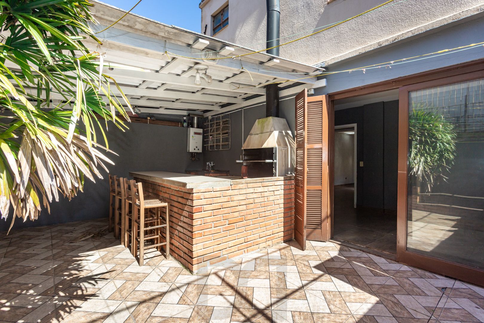 Apartamento Garden térreo no bairro Menino Deus de 1 dormitório DESOCUPADO — foto 1