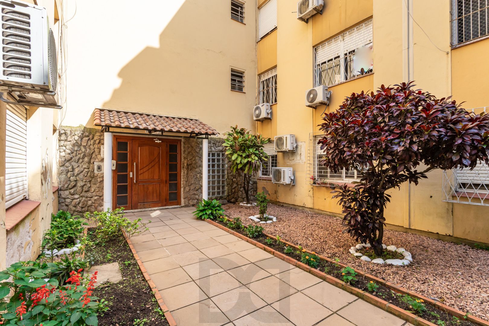 Apartamento no Humaitá de 2 dormitórios DESOCUPADO — foto 22