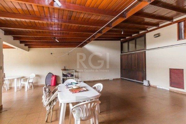Casa para Venda de 3 dormitórios 6 vagas no bairro Chácara das Pedras — foto 32