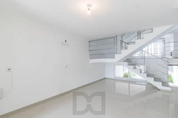 Casa sobrado para Venda de 3 dormitórios e 4 vagas no Jardim Sabará — foto 3