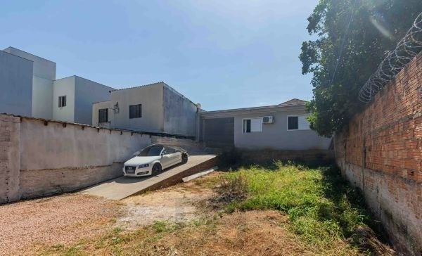 Casa no bairro Jardim Carvalho de 2 dormitórios e amplo pátio — foto 2