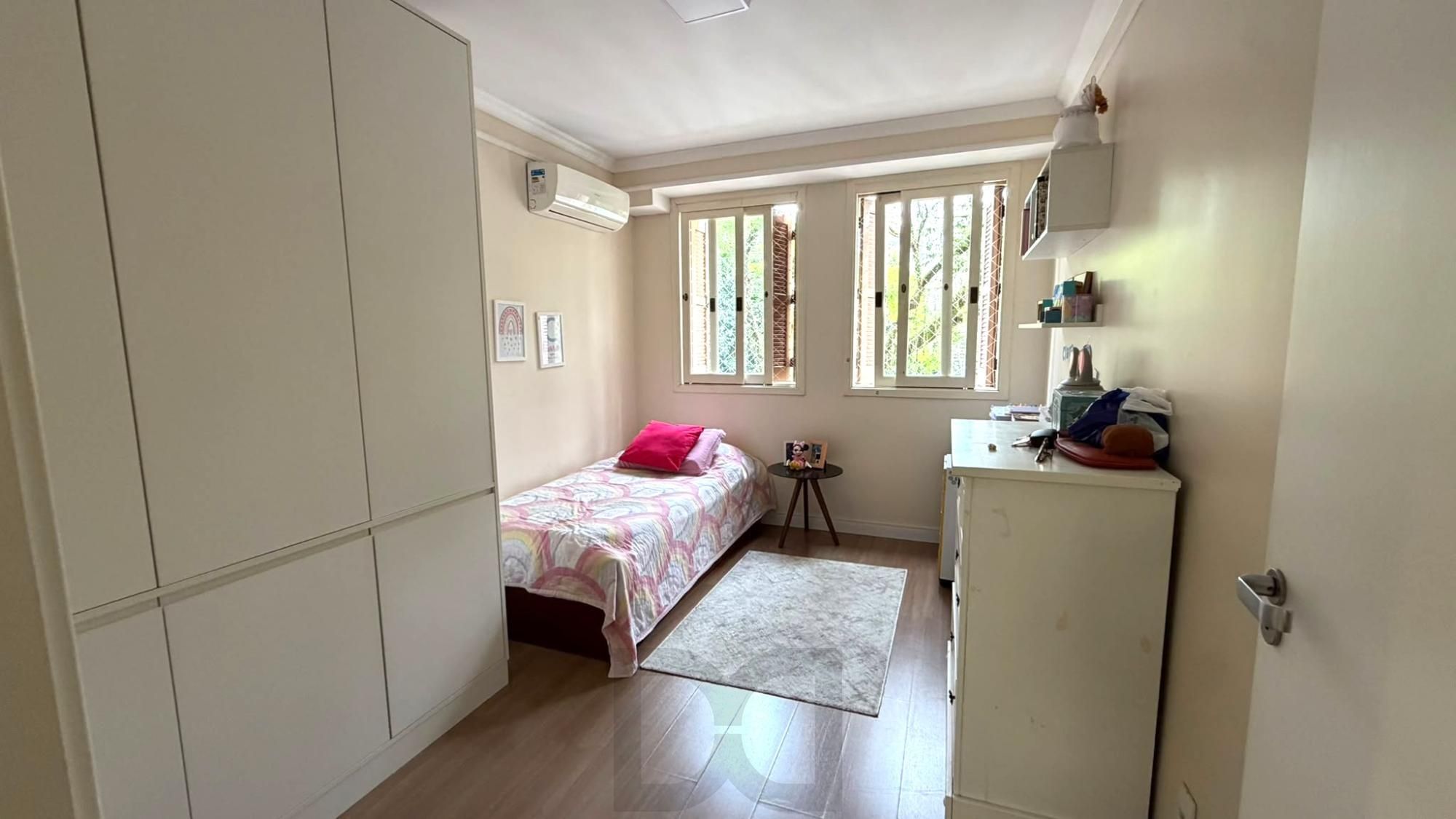 Apartamento no bairro Petrópolis de 2 dormitórios — foto 8