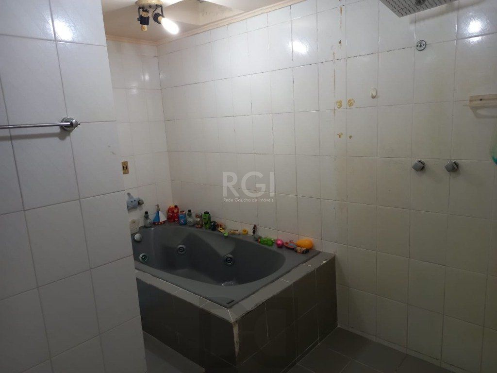 Casa para Venda de 3 dormitórios 6 vagas no bairro Chácara das Pedras — foto 23