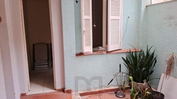 Apartamento no bairro Teresópolis de 2 dormitórios térreo com pátio — foto 18