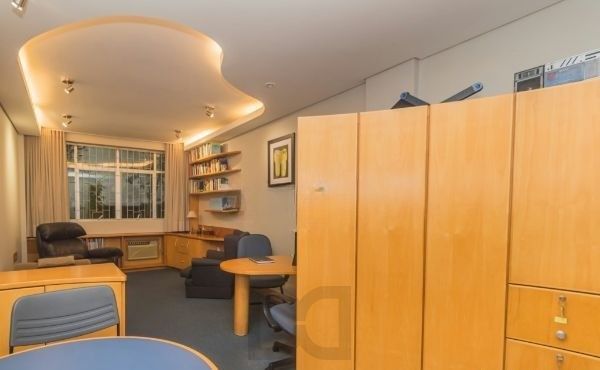 Sala comercial no bairro Petrópolis mobiliada — foto 4